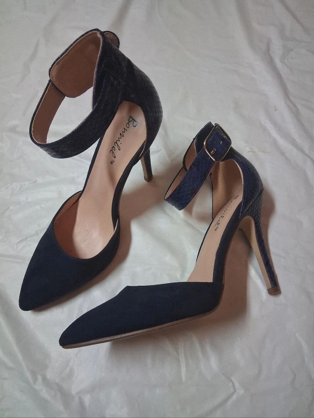 Bonnibel Navy Blue Suede Pointed Toe Ankle Strap Heels Size 8 Preowned